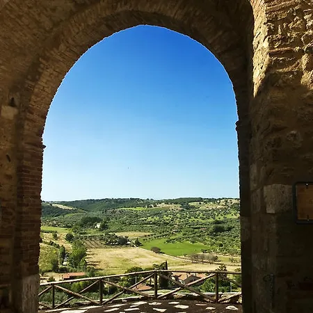 Bed & Breakfast Delle Mura Anna De Croy Magliano in Toscana