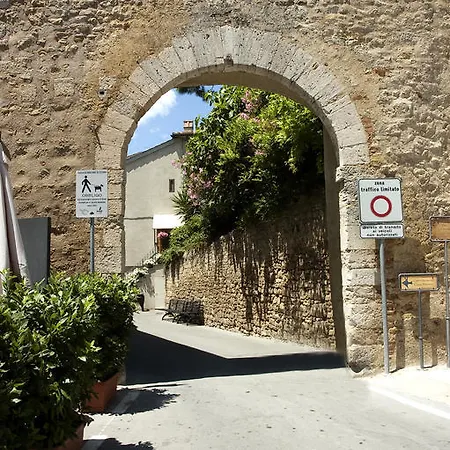 Bed & Breakfast Delle Mura Anna De Croy Magliano in Toscana